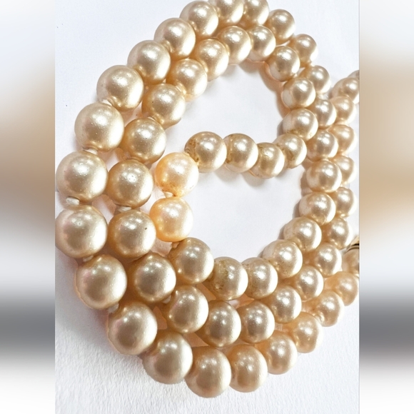 Jewelry - Pearl Necklace